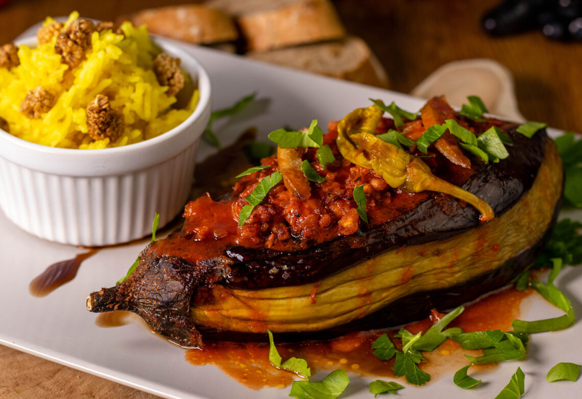 Karniyarik - stuffed eggplants Turkish style